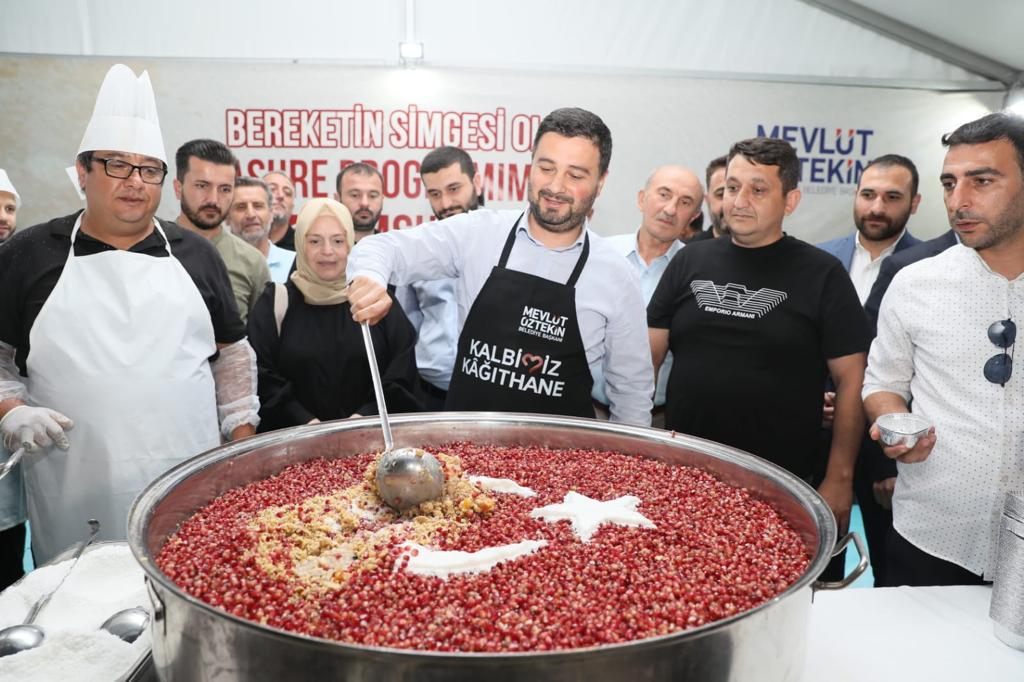 KÂĞITHANE’DE 25 BİN KİŞİYE AŞURE İKRAM EDİLDİ