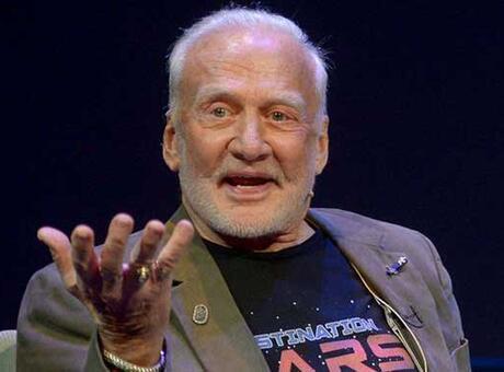 Buzz Aldrin’in, ‘Ay’a aslında hiç gitmedik’ dediğine dair haberler doğru çıkmadı