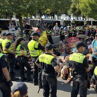 Hollanda’da 2 bin kişi gözaltında!