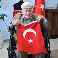 100 yaşındaki Mehmet amca, Atatürk ile konuştuğu günü unutamıyor
