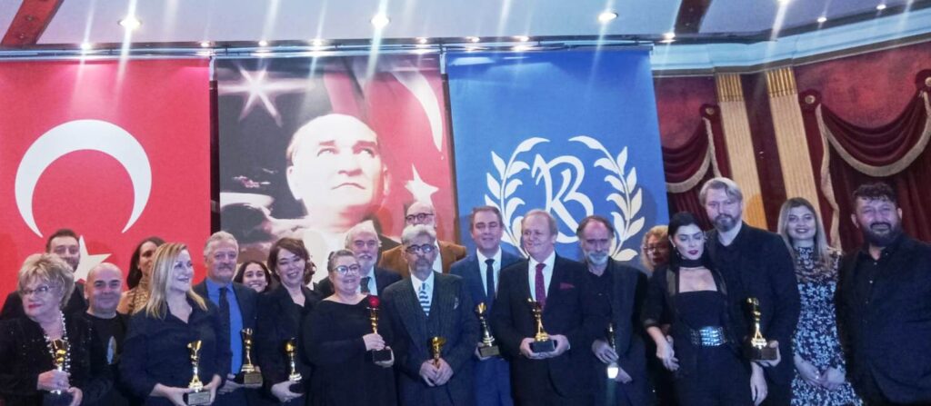 48. İsmet Küntay Tiyatro Ödülleri törenle sahiplerini buldu