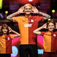 2024 kreasyonunu yıldızlar tanıttı