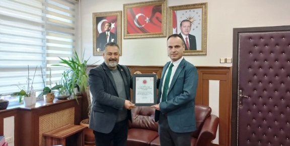 BAŞHEKİM RECEP YILDIRIM’A TEŞEKKÜR BELGESİ VERİLDİ