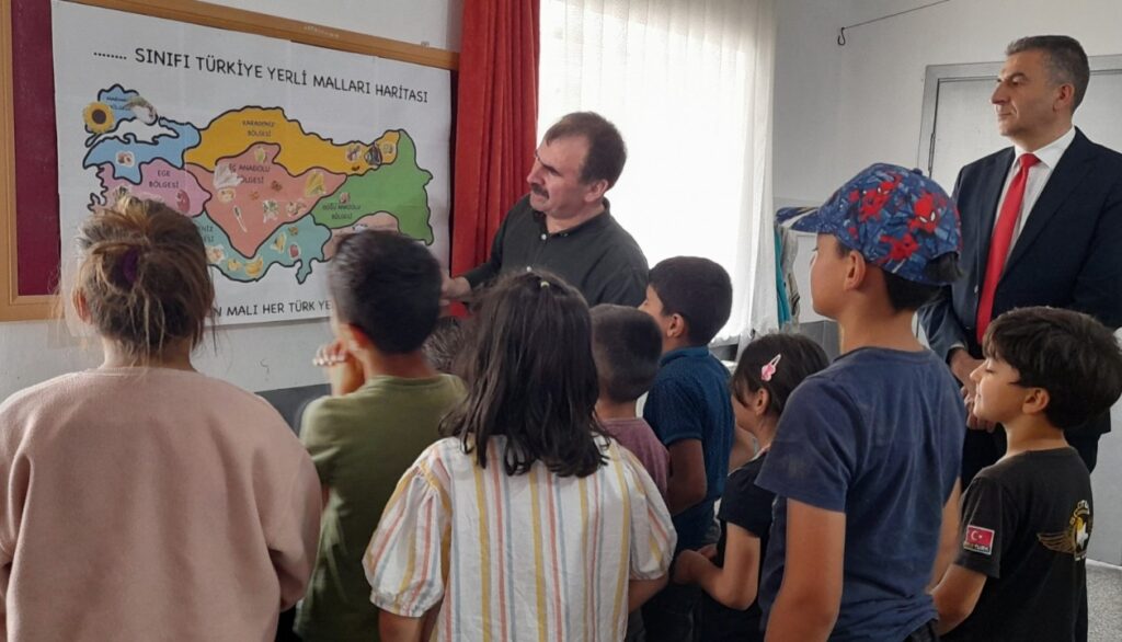 “Alaca ve köy okullarında coşkulu bir gün yaşandı”