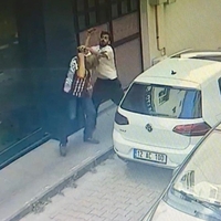 Mahallede dehşet! Önüne geleni bıçakladı: 2 ölü, 7 yaralı