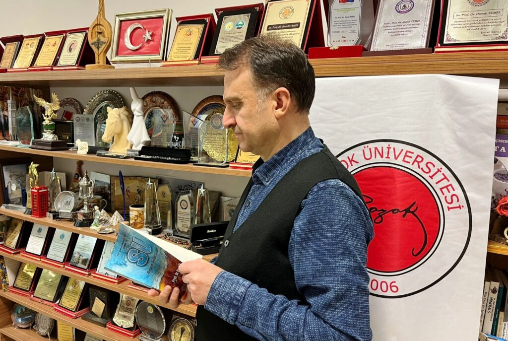 “Suyun Sesini Duydum” Kitabı Raflarda!