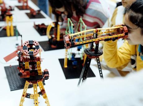Kız çocuklara makine öğrenimi ve yapay zeka atölyesi