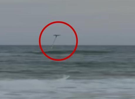 Boğulan genç kız drone sayesinde son anda kurtarıldı