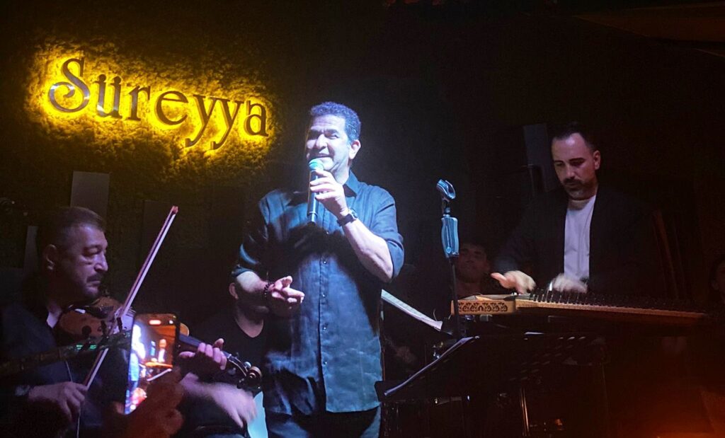 Sahnelerde Murat Beyaztaş fırtınası