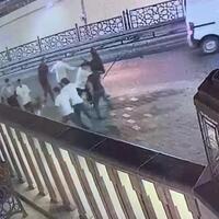 6 kişi birden dövdü! Taksim Meydanı’nda laf atma cinayeti!