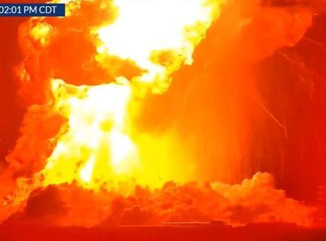 SpaceX’in Starship roketi test sırasında patladı: Patlama anı kameralara yansıdı
